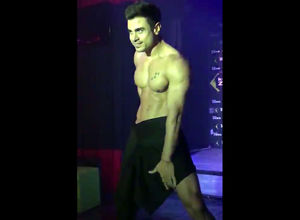 Masculine stripper unveils his thick man